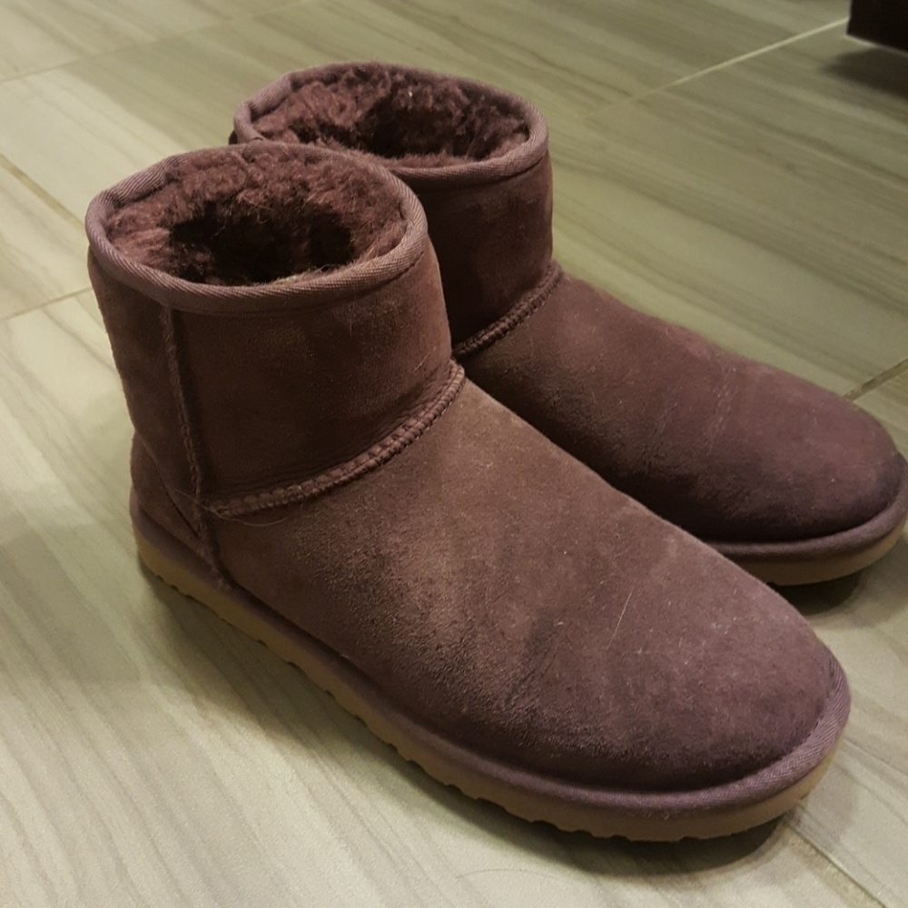 Purple shirt uggs
